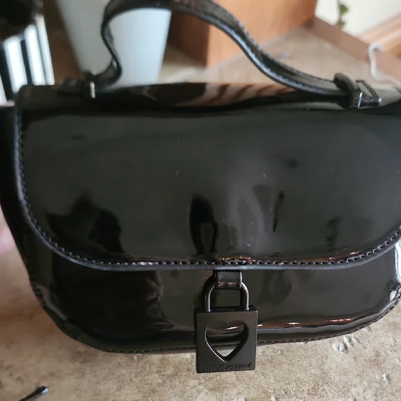 Betsy Johnson Black Crossbody Bag - Picture 1 of 16